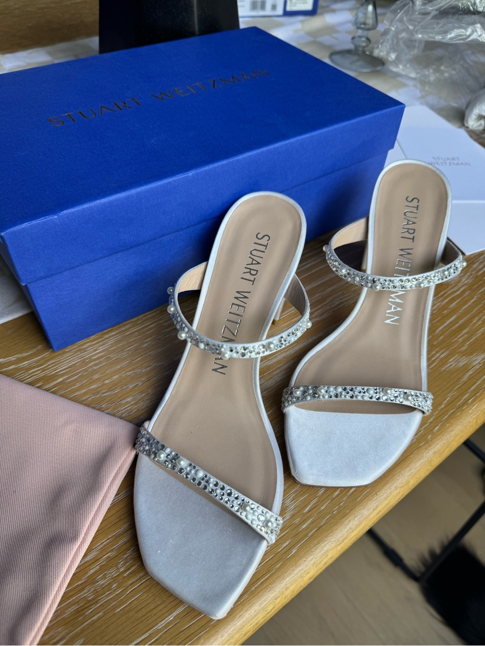 NWB Stuart Weitzman Royale Pearl 75 Block White Satin Shoes Size 38 / 7.5 B